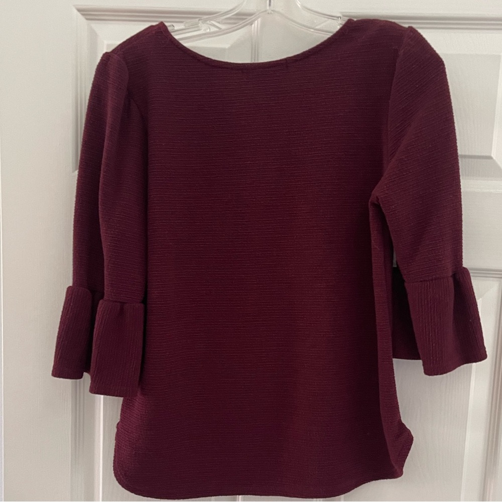 Maroon flare sleeve top size small - Picture 3 of 4